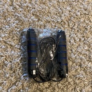 Amazon Black and Blue Jump Rope